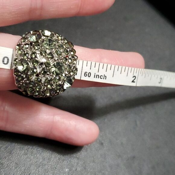 Silver tone smokey green rhinestone ring size 7 - Picture 7 of 9